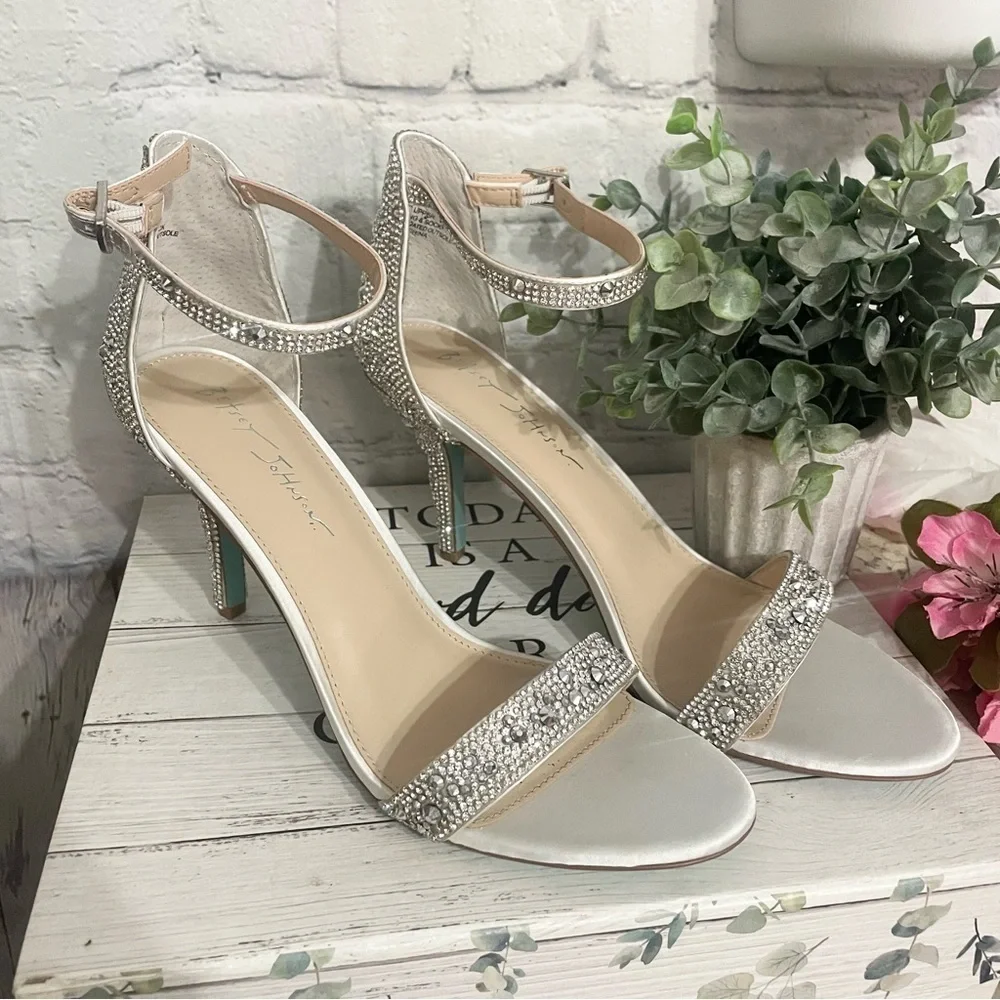 Betsy Johnson Crystal White Rhinestone Open  Toe Heel Sandals  Formal Shoes 11 M